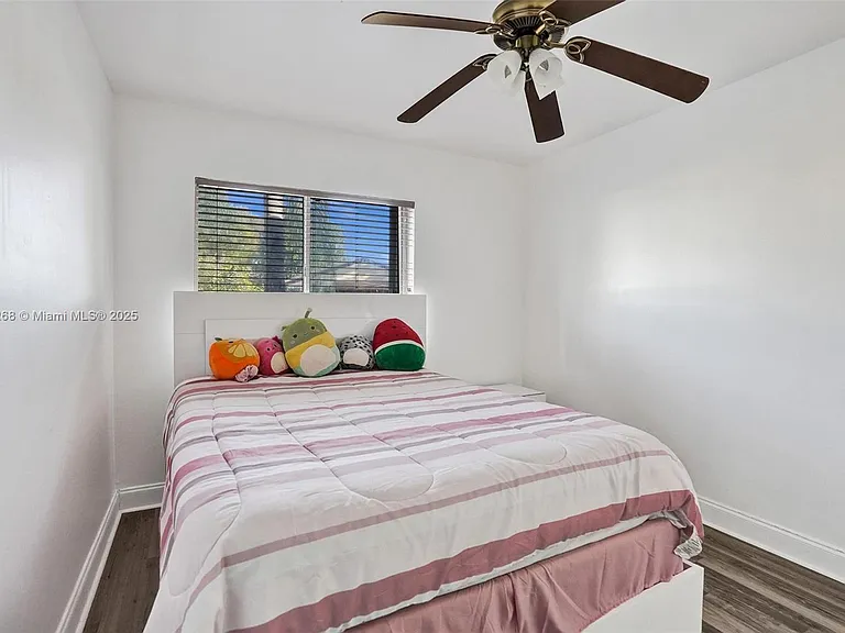1233 Hampton Blvd — Photo 13