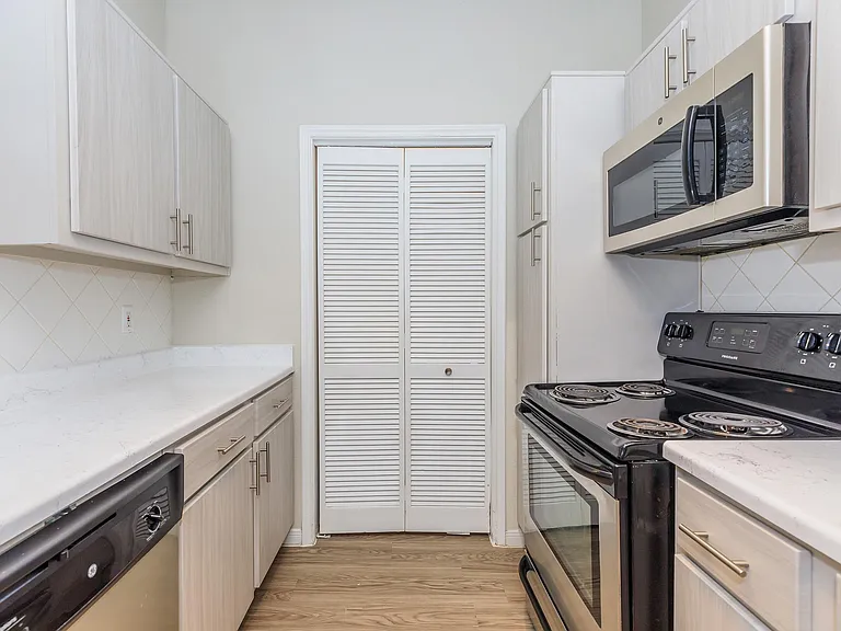 Residence at Westchase — Photo 50