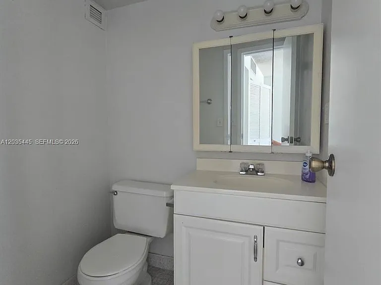 16909 N Bay Rd #1020 — Photo 21