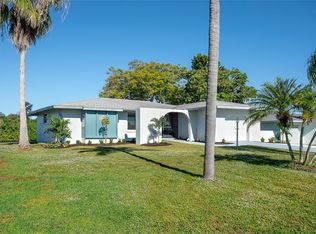 40 Caddy Rd, Rotonda West, FL 33947