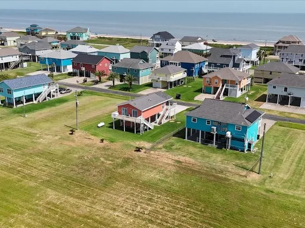 3343 Pirates Cv, Crystal Beach, TX 77650