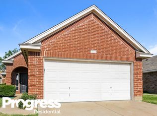 9220 Coral Ln, Fort Worth, TX 76140