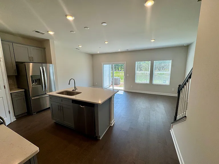 1720 Braemar Village Dr — Photo 4