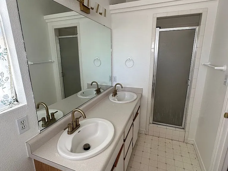 3503 Northpointe Dr — Photo 41
