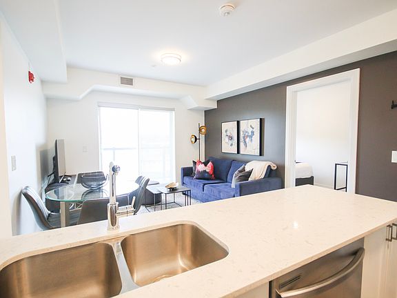 5th image of 144 Lucan Ave #504