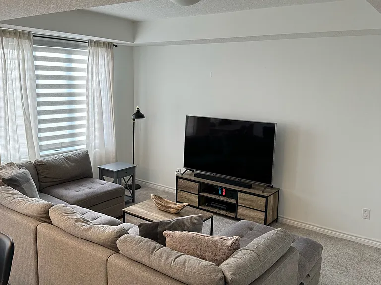 1752 Finley Cres — Photo 4