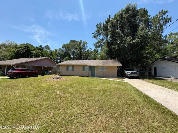 227 Linda Dr, Ocean Springs, MS 39564