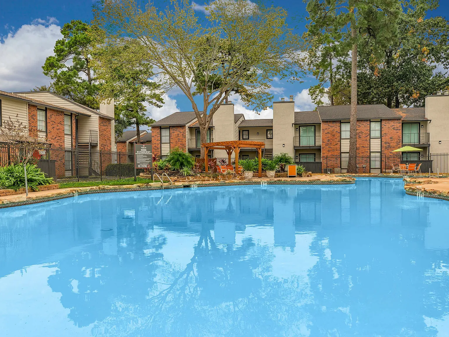 Redstone Vista Apartments — Photo 3