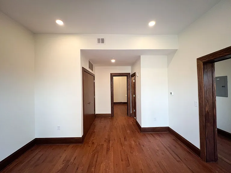 303 Greenup (NEW) — Photo 8