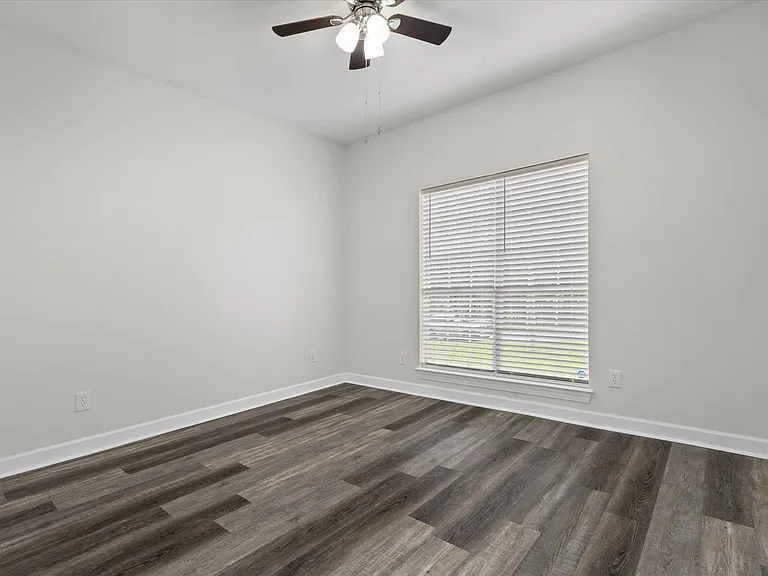 1009 Pinemont Dr — Photo 11