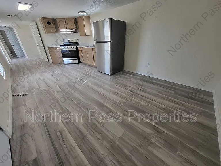7143 N Loop Dr #E — Photo 4