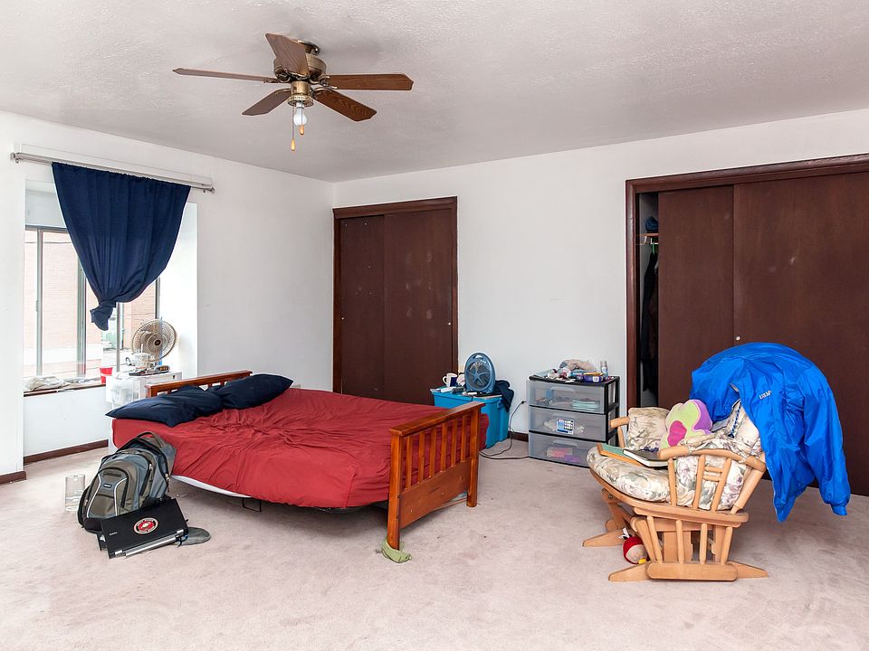 2nd image of 2103 Wharton St #2