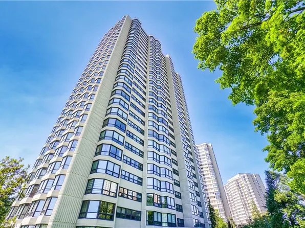 8 Lisa St #307, Brampton, ON L6T 4S6