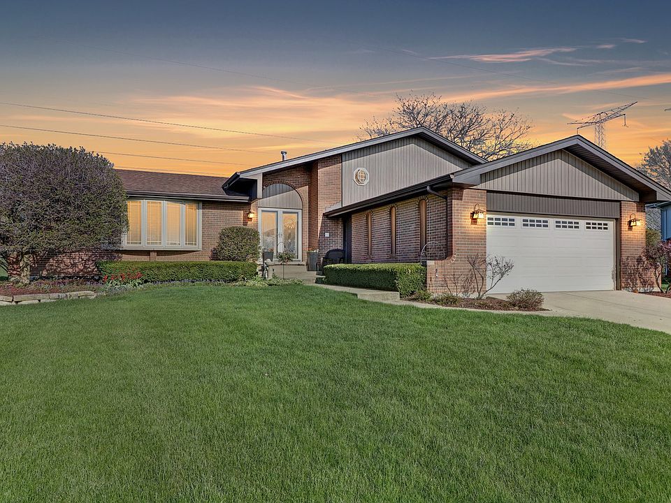 Gorgeous home on a quiet Cul-de-sac!