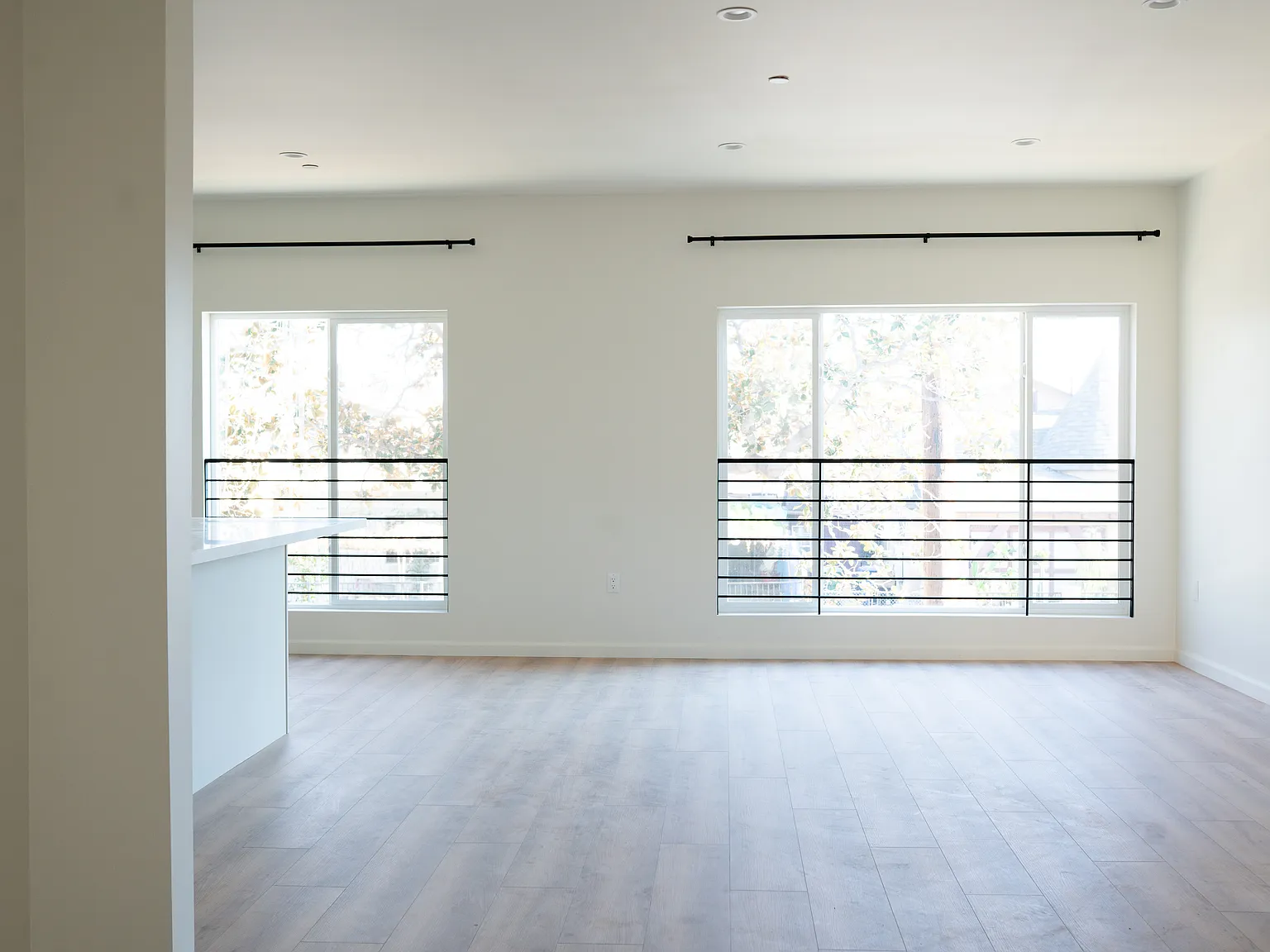 4 bed, 1993 sqft, $5,800 — Photo 4