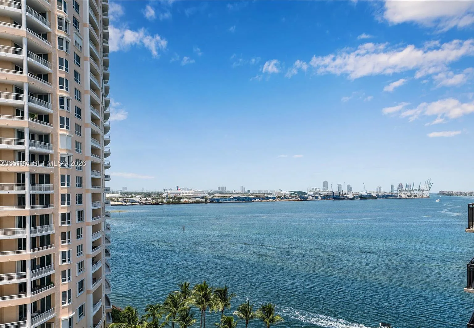 Brickell Key Ii Condo — Photo 1