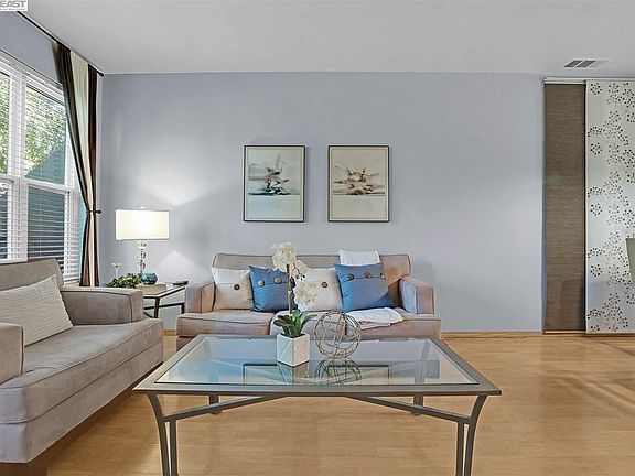 5th image of 653 Atherton Pl #411