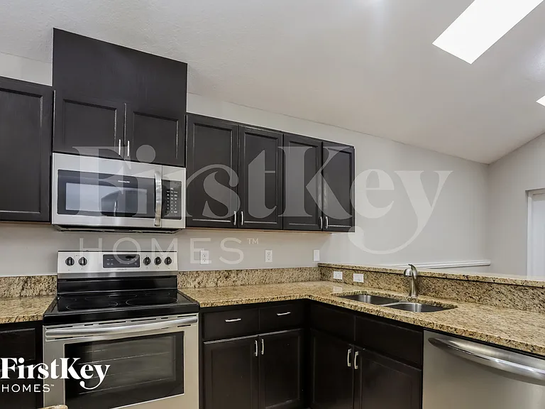 616 Sunset Beach Ct — Photo 5