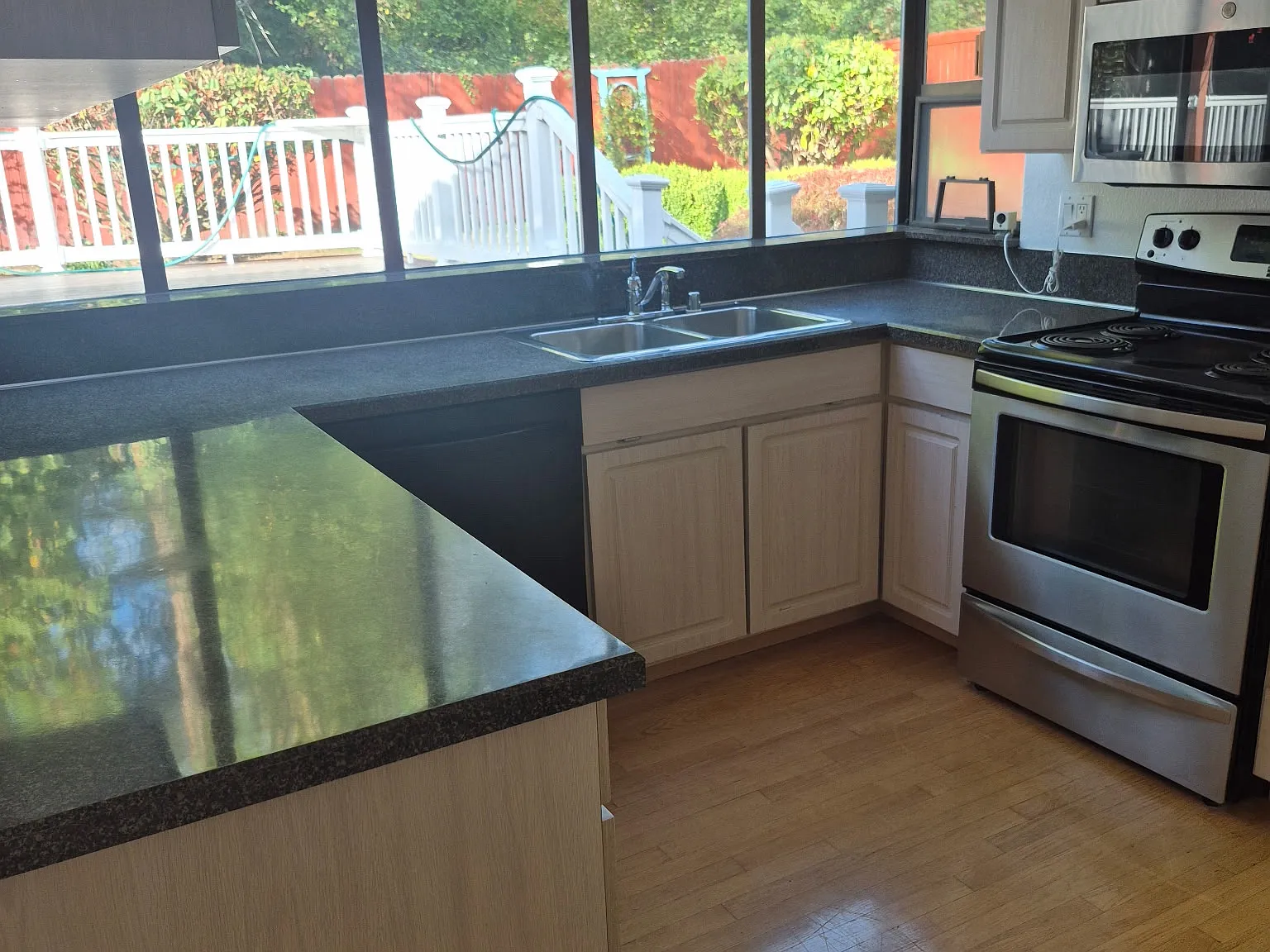 3 bed, 1930 sqft, $4,000 — Photo 4