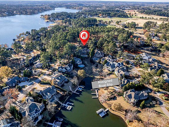 4th image of 121 Island View Ln