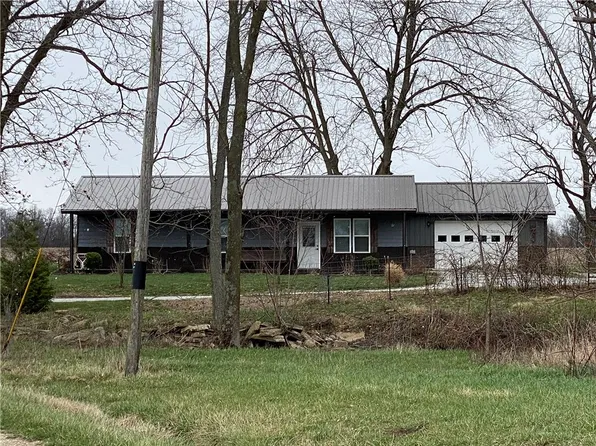 1376 County Road 975 N, Toledo, IL 62468