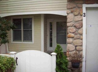 3 Chadwick Ct, Fishkill, NY 12524