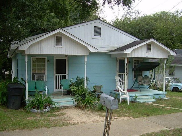 2nd image of 520 Jefferies Ave