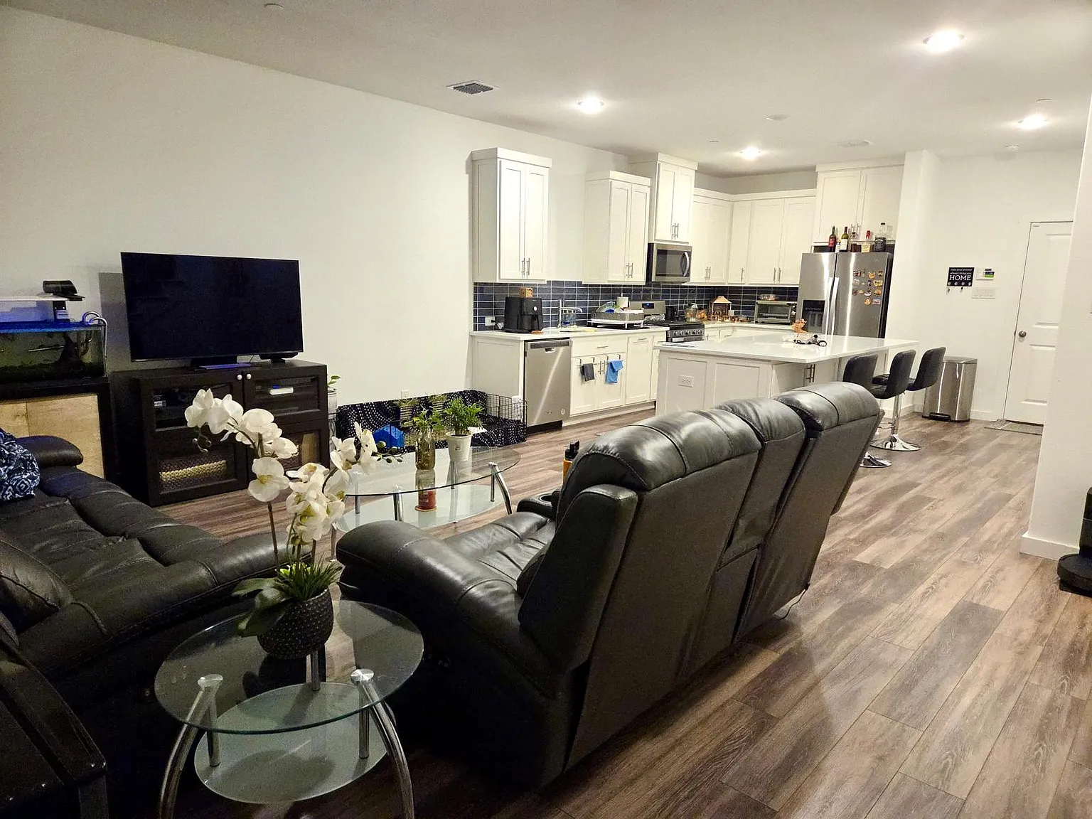 3 bed, 1801 sqft, $2,600 — Photo 4