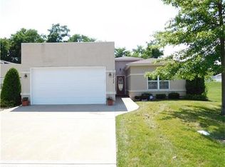 2717 NE Sonora Valley Dr, Blue Springs, MO 64014
