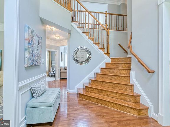 Beautiful large foyer