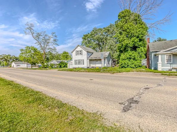 424 N Main St, Moweaqua, IL 62550