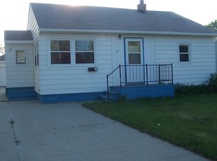 27 Pennington Ave SW, Huron, SD 57350