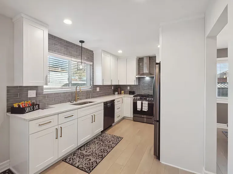 11179 Mandale Dr — Photo 14