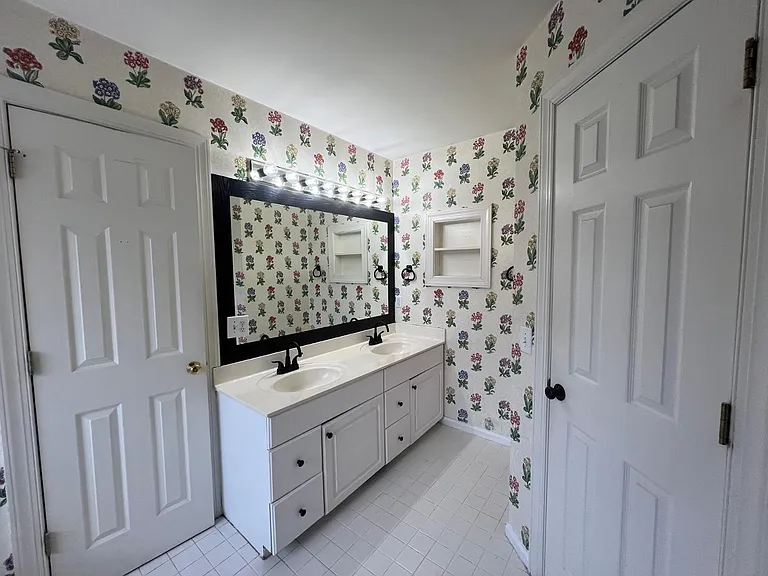 809 Barneswyck Dr — Photo 14