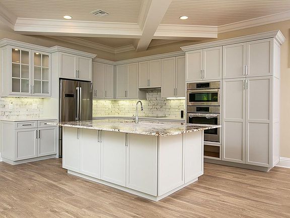4th image of 2219 Falls Cir