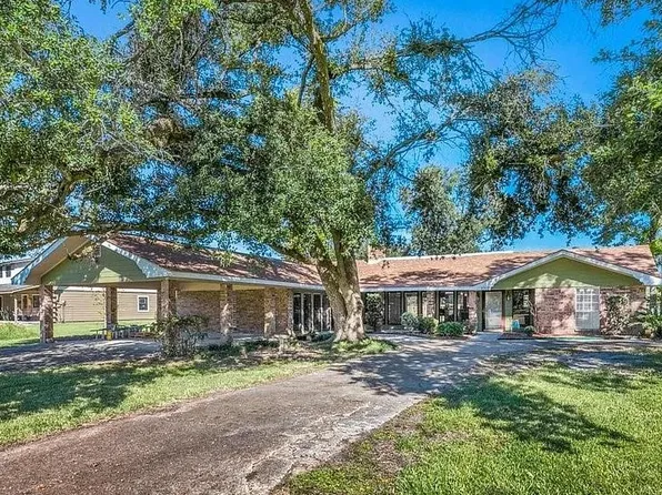 2212 Bonvie Dr, Sulphur, LA 70665