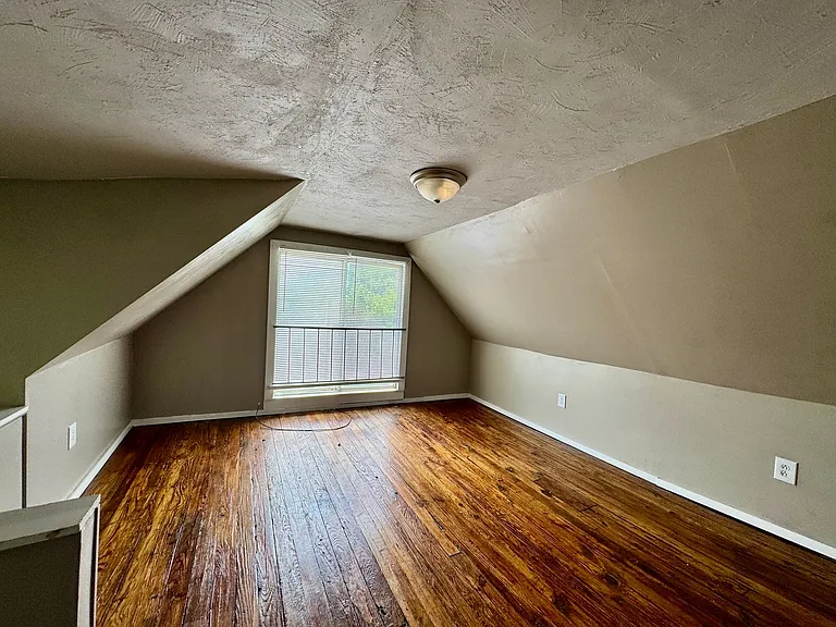 1195 Mineral Ave — Photo 19