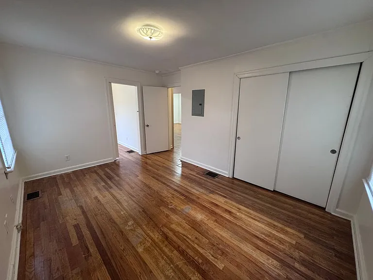 2123 Madison St — Photo 16