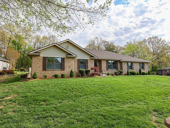2nd image of 28 Martin Cir