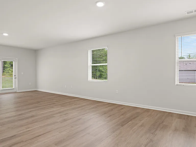 98 Babcock Dr NE — Photo 7