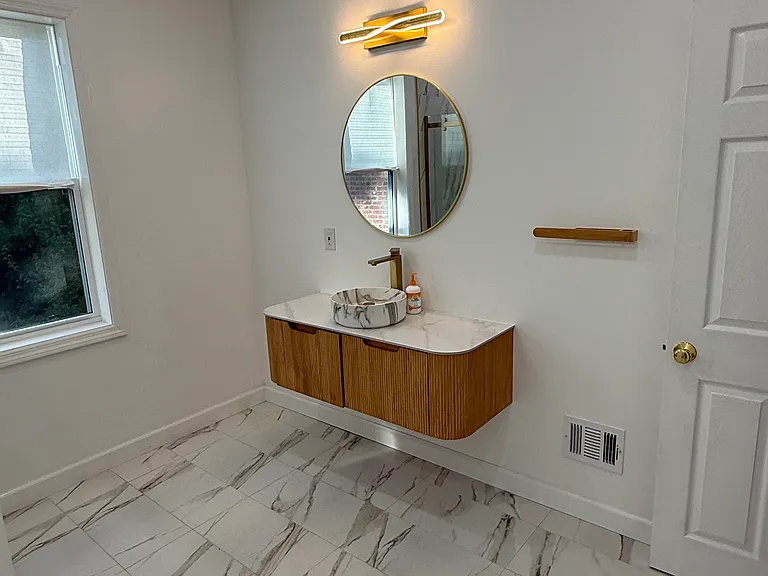 6907 Hamilton Ave — Photo 3