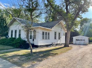 611 E 6th St, Redfield, SD 57469