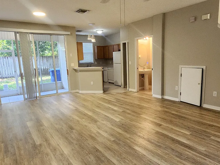 2125 Golden Oak Ln #2125 — Photo 5