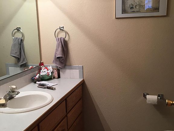 1/2 bath