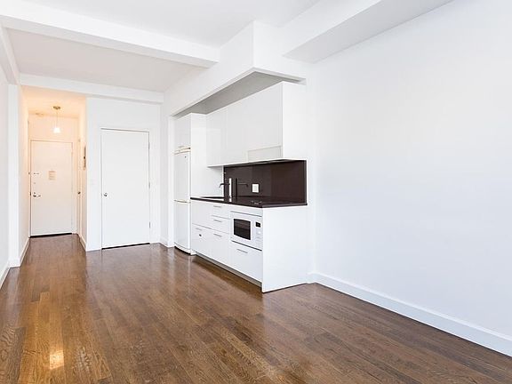 4th image of 212 W 91st St APT 1436