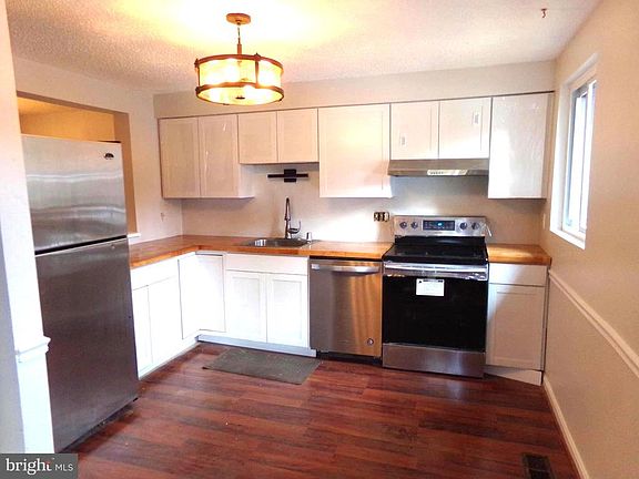 4th image of 5849 Jacksons Oak Ct