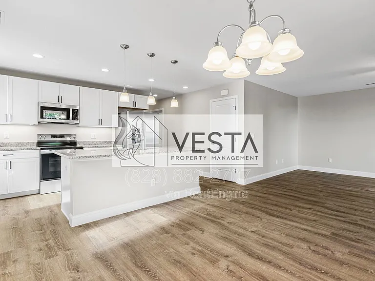 474 Hague Dr — Photo 14