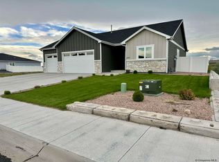 6201 Atlantic Dr, Cheyenne, WY 82001