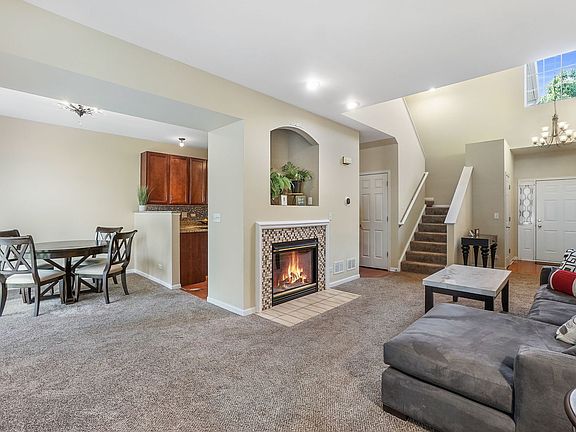 5th image of 446 Jamestown Ct