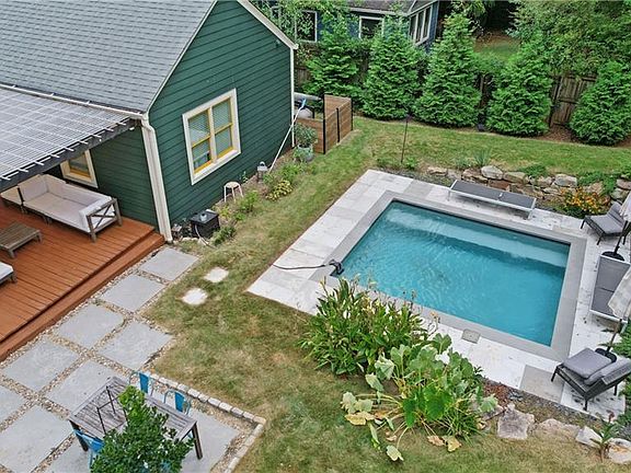 2nd image of 266 Norwood Ave NE